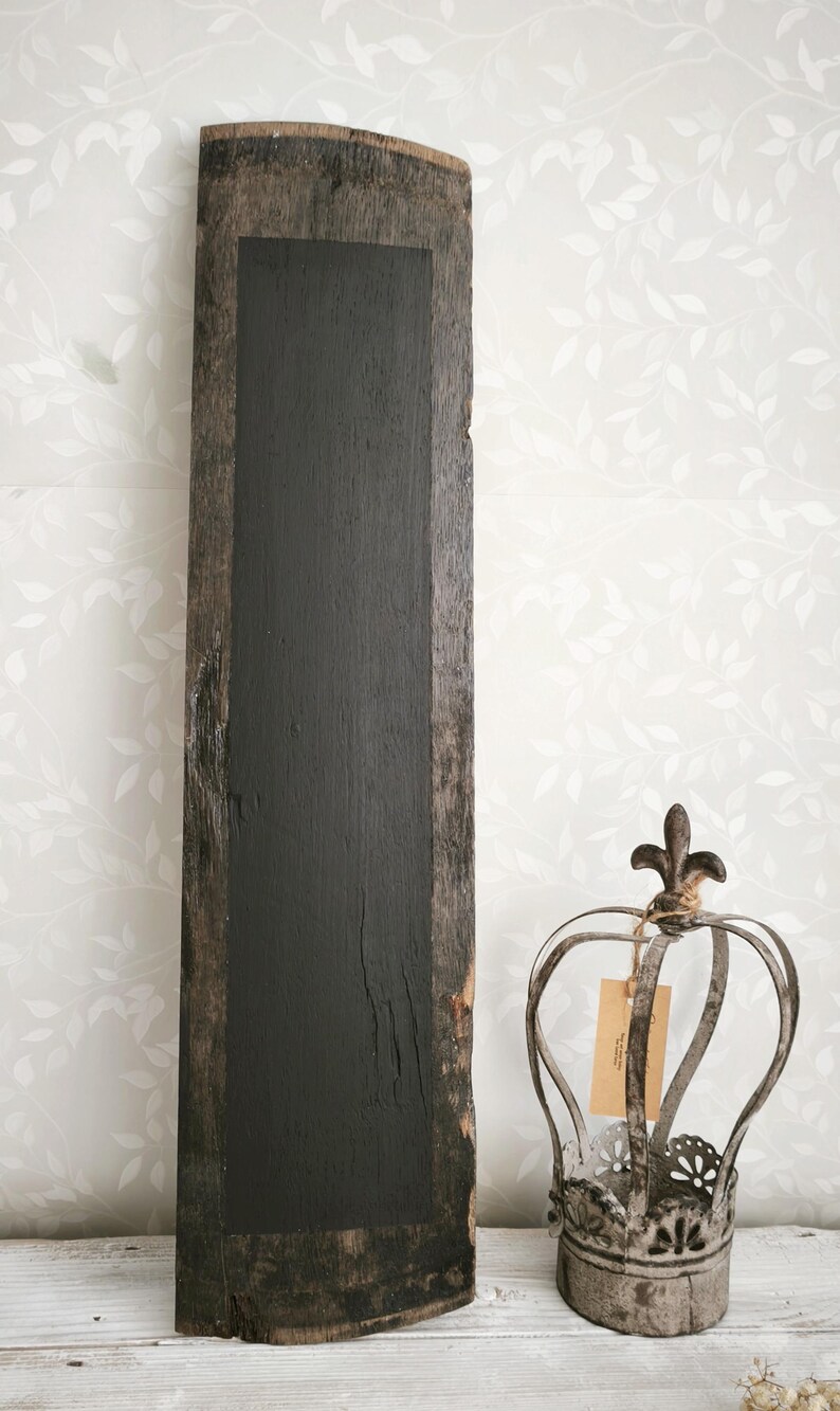 Quadro-negro antigo emoldurado: decoração de parede rústica e primitiva without hole