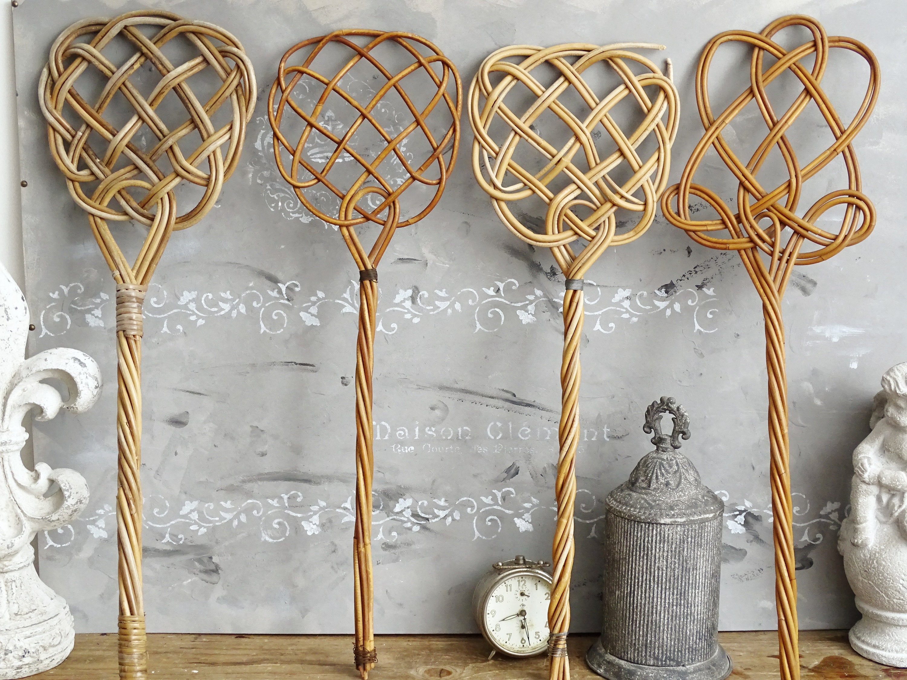Carpet and Rug Beater, Rattan Carpet Beater, Manual Rug Beater Rattan  Paddle, Durable Handmade Dust Beater, Must Have for Pet Owners