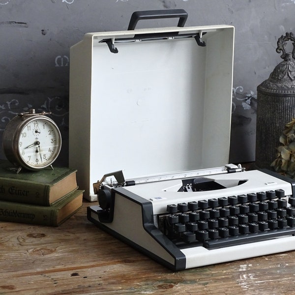 White Typewriter UNIS TBM, European Portable Manual Typewriter, Mechanical Working Typewriter, Typing Machine, 70s Retro Office, Yugoslavia