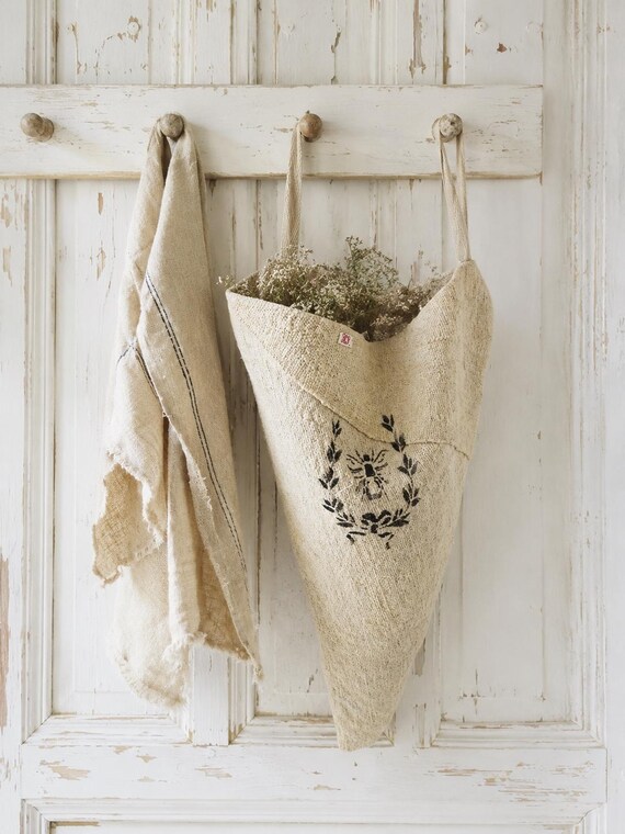 Hängende Wandtasche aus Leinen, Aufbewahrungstasche im rustikalen Landhausstil, Wandorganizer im französischen Landhausstil, Hängekorb aus Cottagecore-Stoff