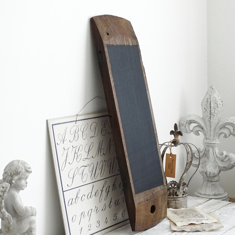 Quadro-negro antigo emoldurado: decoração de parede rústica e primitiva imagem 4