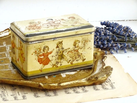 Shabby Chic Aged Hat Box, Romantic Storage Box, Vintage Style Box