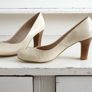 Vintage Beige Leather Pumps: Chunky Heel Stilettos, US 10 EU 40