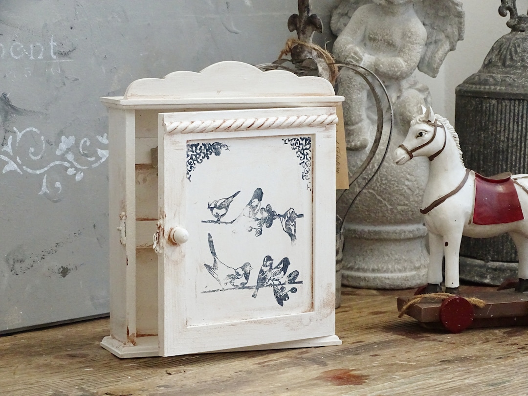 White Wood Key Box, Key Wall Hanging, Shabby Chic 6 Key Hooks