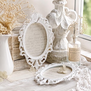 Cadre photo mural en métal orné : décoration shabby chic en filigrane