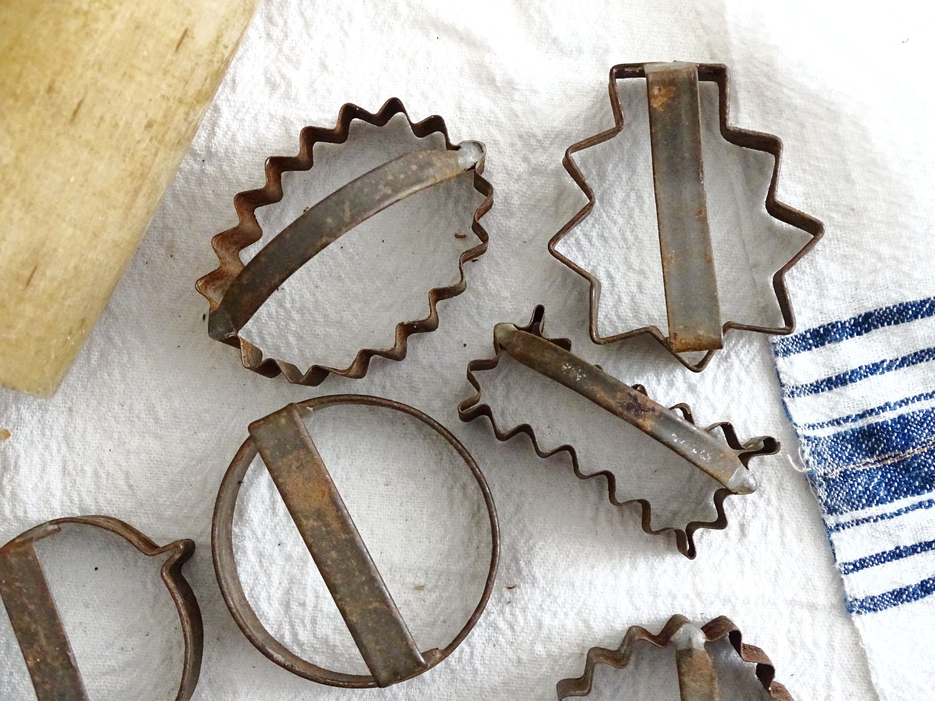 Set 8 Antique Tin Cookie Cutter Primitive Biscuit Cutter Etsy UK