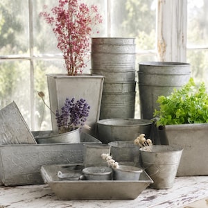 Vintage Galvanized Metal Planter: Rustic Farmhouse Decor