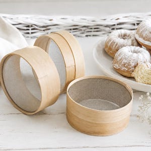 Small Bentwood Flour Sifter: Rustic Farmhouse Kitchen Decor