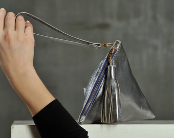 Silver Triangle Leather Clutch, pyramid clutch, leather triagle pouch, triangle zipper poutch, birthday gift, geometric purse