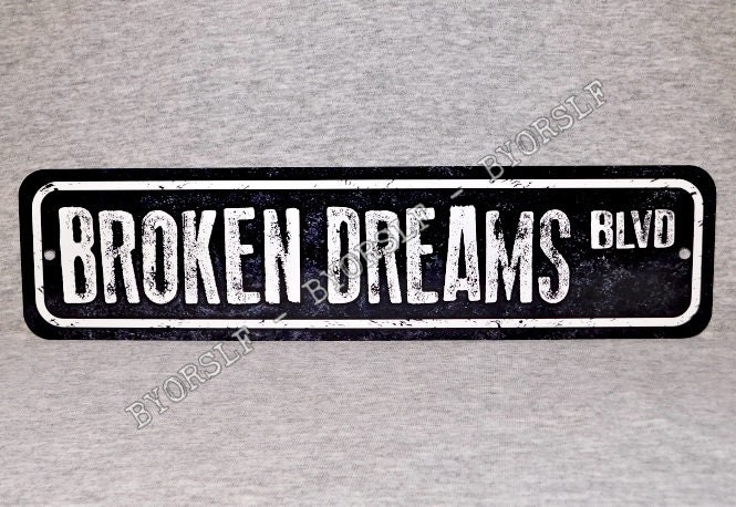 Homecomings: Sale of Broken Dreams サイン入り Homecomingsが新作『SALE OF BROKEN DREAMS』に隠した秘密の