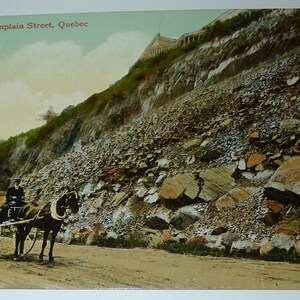 Very rare postcard of Rue Champlain in Quebec - Rare old unposted postcard: Along Champlain Street, Quebec .