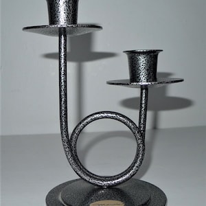 Elegant and solid hammered metal candle holder - 7&quot; Splendid vtge metal double candle holder.