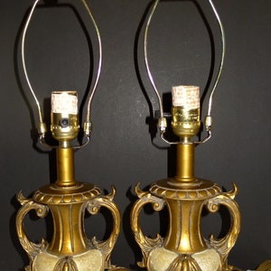 Beautiful pair of vintage lamps, without shade - 20" - in very good condition