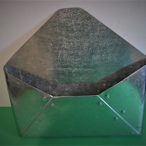 10&quot; x 9.5&quot; Galvanized Steel Wall Mount Mailbox