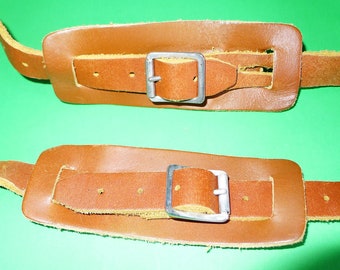 Vintage traditional leather snowshoe harness -in excellent condition - Leather snowshoe harness.