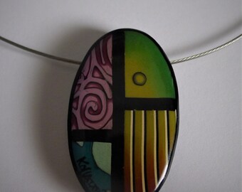 Nice reversible acrylic/lucite pendant with metallic necklace