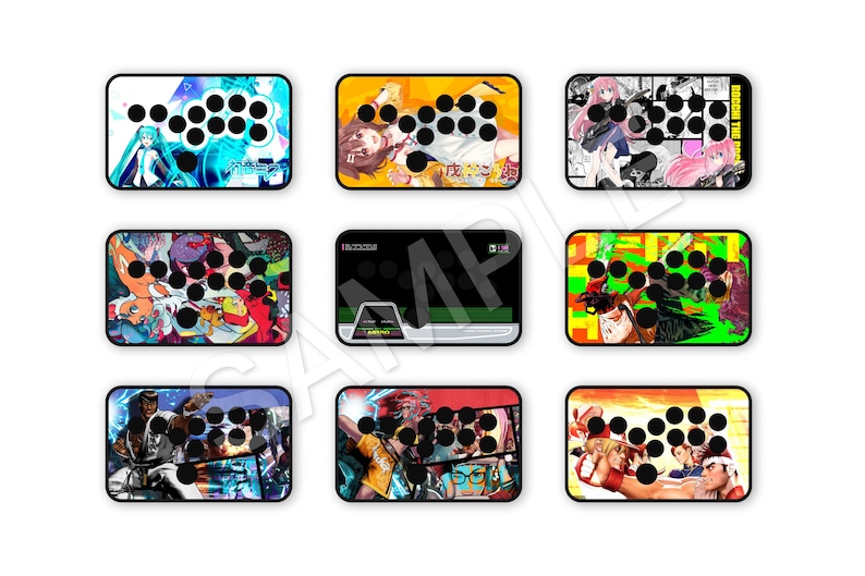 Peut inclure: Neuf sticks d'arcade avec divers motifs color&eacute;s. Chaque stick pr&eacute;sente une disposition de boutons noirs et un graphisme unique, comprenant des personnages d'anime et des sc&egrave;nes de jeux vid&eacute;o. Les sticks sont rectangulaires avec des coins arrondis.
