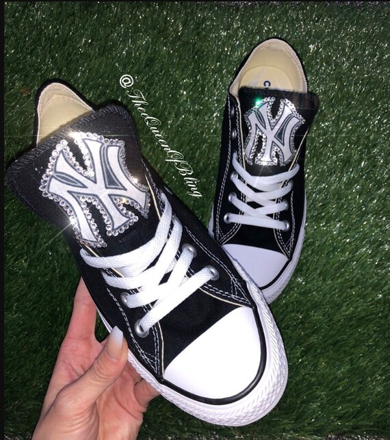 yankees converse sneakers