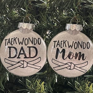 Personalisierte Taekwondo Karate Ornament - Einzigartiges Weihnachtsgeschenk für Mama, Papa, Lehrer & Trainer