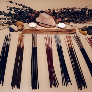 SORTIERTES DUNKEL-Sortiment 100 lose Räucherstäbchen Verschiedene Premium-Bulk-Sticks Handgetaucht jeweils 10 von 10 Düften plus 5 kostenlose Bonusstäbchen!