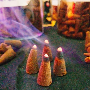 CHOOSE YOUR SCENT 25, 50, or 100 Premium 1" Hand-dipped Incense Cones Scents L-Z