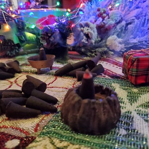 100 WINTER HOLIDAY SCENTS 1&quot; Incense Cone Assortment! 10 each of 10 best selling Christmas/Winter scents plus 5 free bonus cones!