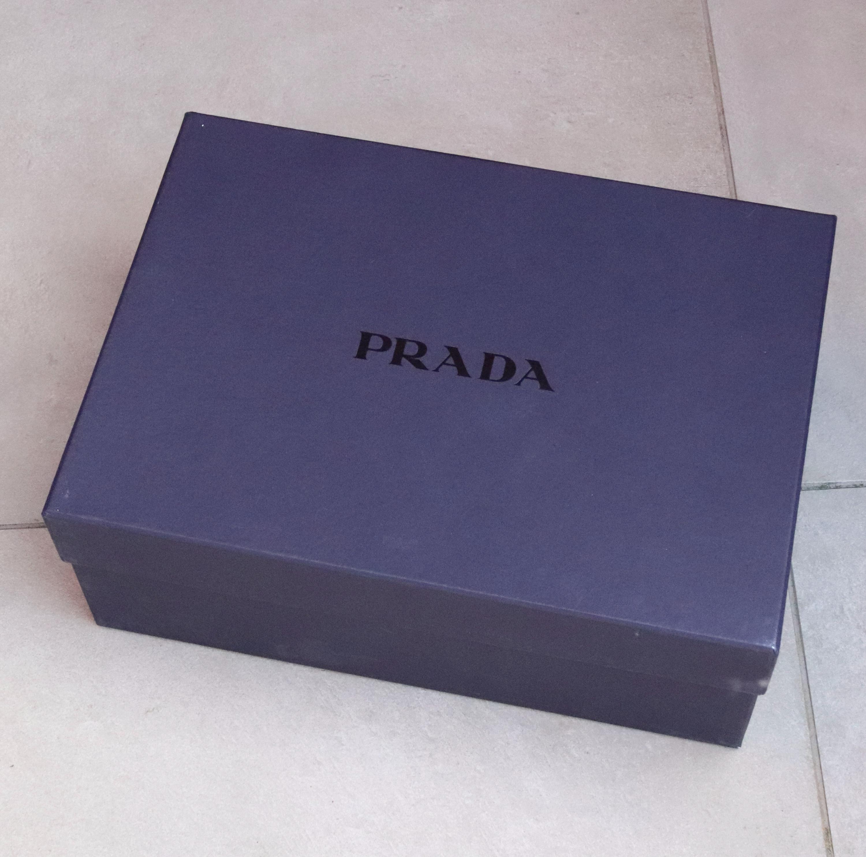 PRADA ギフトボックス ネイビー 特大 s-l400.png