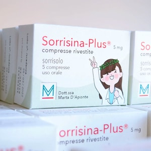 Graduation Favor boxes Medicine_Pharmacology_Favor Boxes_Doctor_Handmade in Italy_Sorrisina-Plus_Smile-Plus image 1