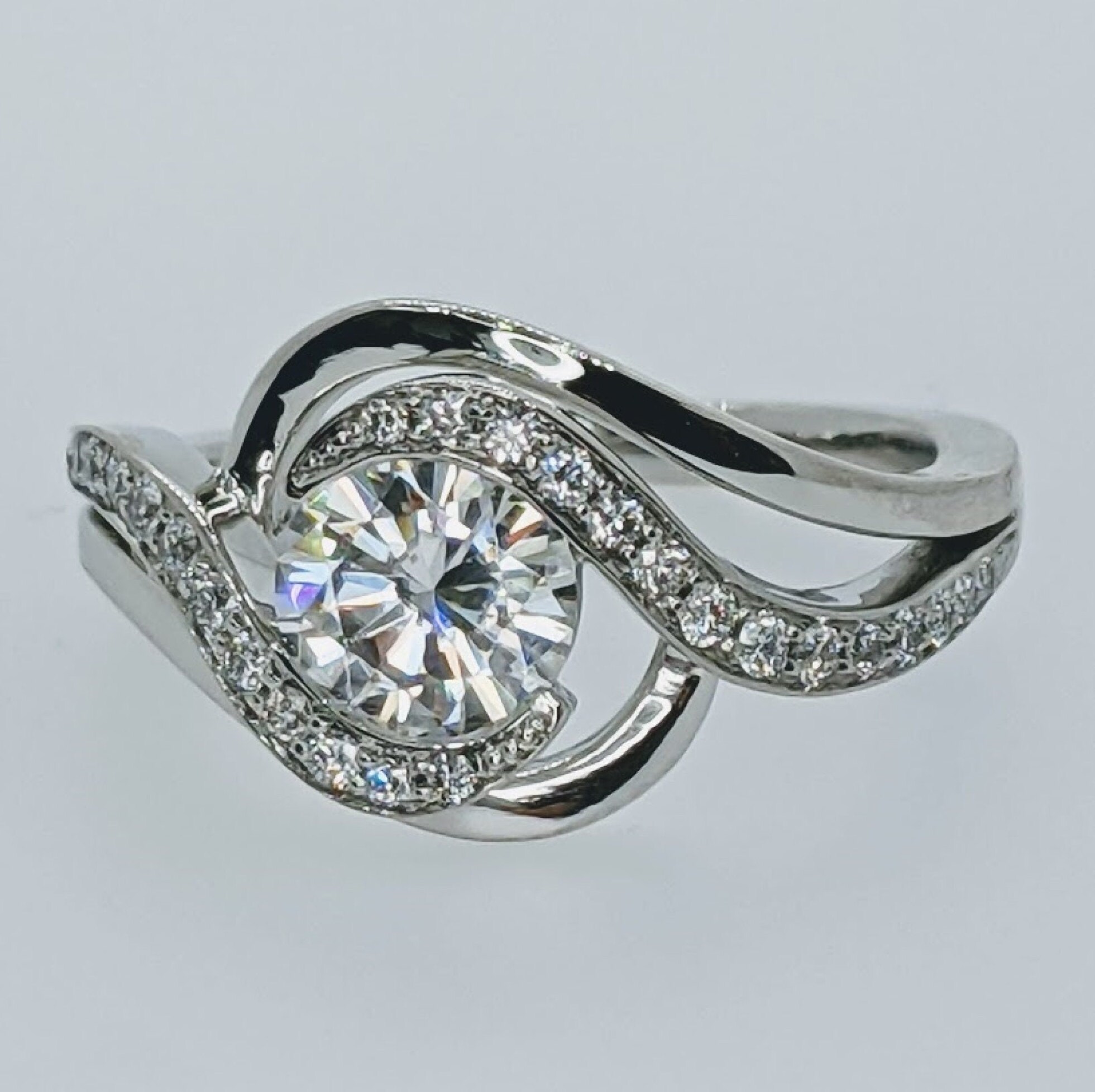 Swirl wedding ring deals