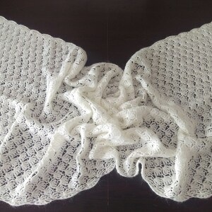 Gift For Mom, Crochet Wedding Shawl, Bridal Shawl, Mother&#39;s Day Gift, Bridal Wrap, Crochet Rectangle Shawl, Bridesmaid Gift, Cream Wool Cape