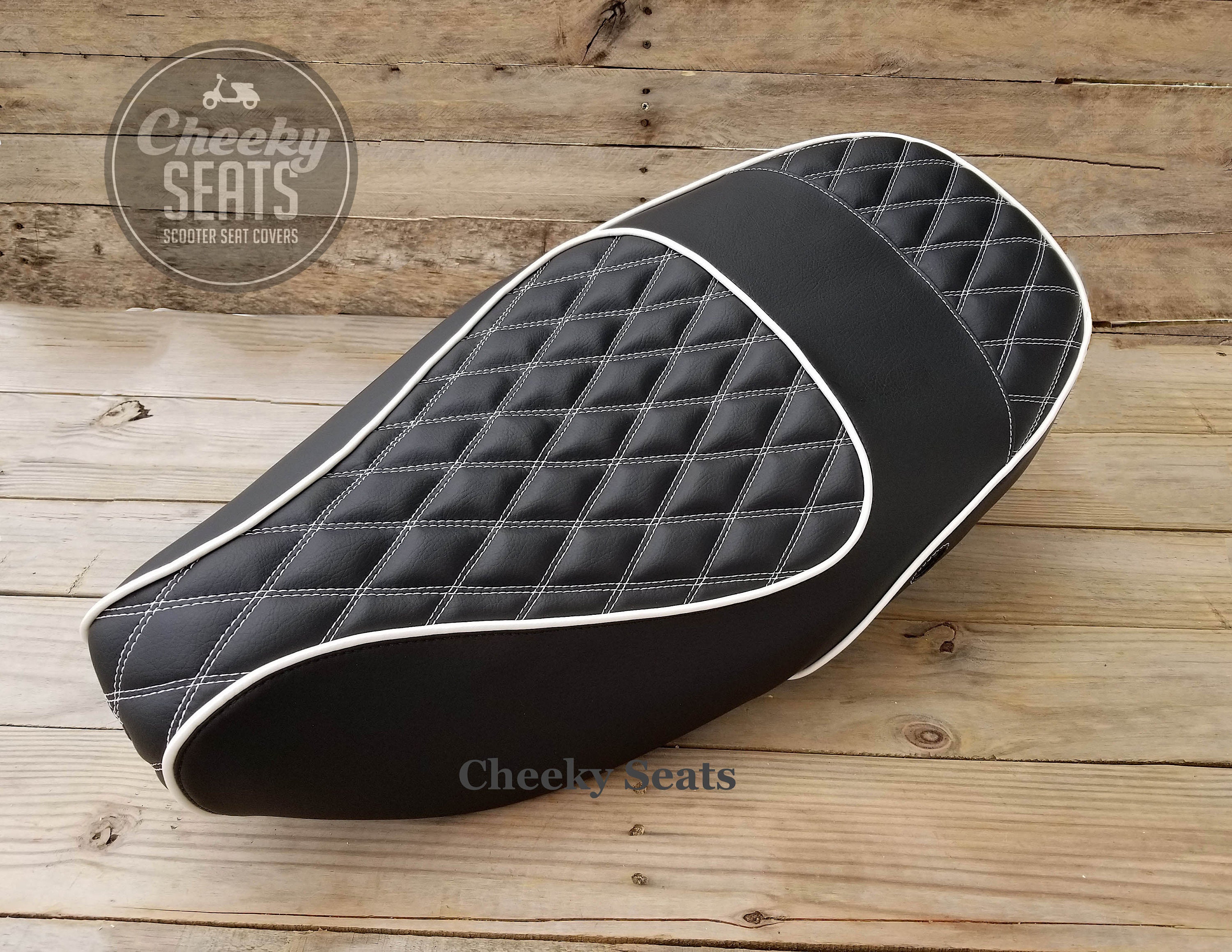 Modern Vespa : Louis Vuitton themed Vespa seat cover