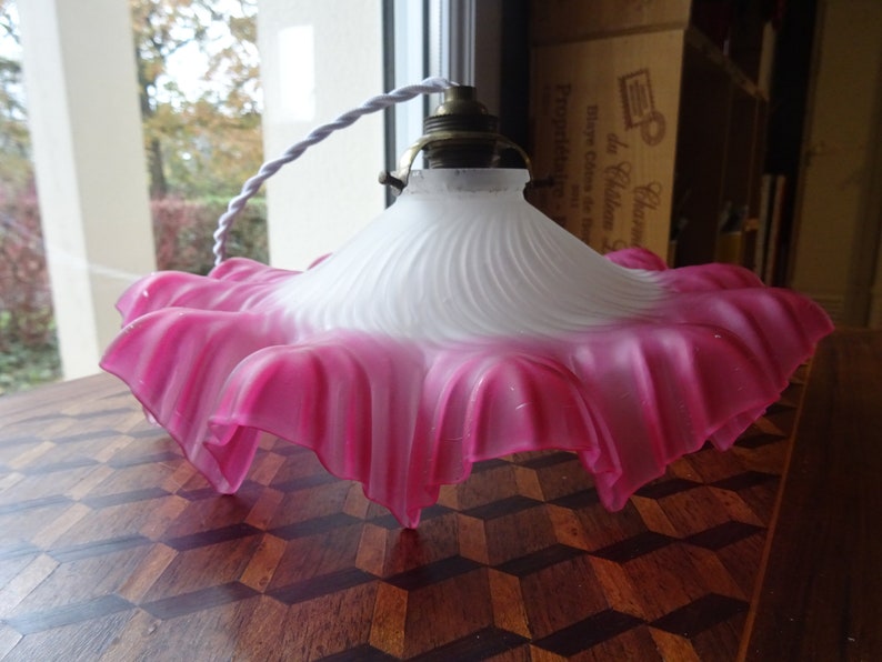 Suspension Belle Epoque Parisilluminati10 Antique light shade 1900 s on pink satin blown glass