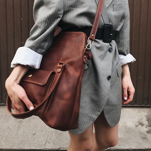 Black Leather shoulder bag/tote bag / Women's shopper bag with shoulder strap and one front pocket Cognac Brown