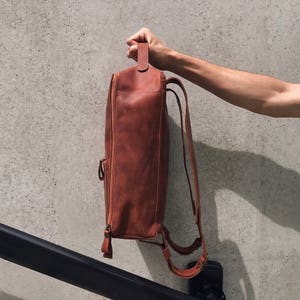 Handcrafted LEATHER BACKPACK / Citi Backpack / Handcrafted leather Rucksack on zipper / Cognac brown leather bag 画像 4