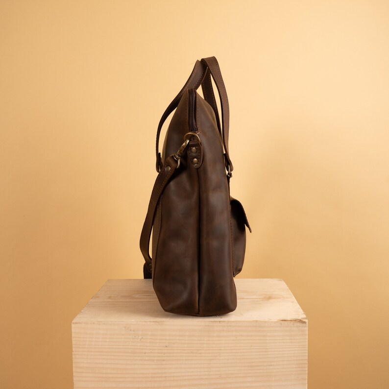 Black Leather shoulder bag/tote bag / Women's shopper bag with shoulder strap and one front pocket Brown