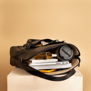 Black Leather shoulder bag/tote bag / Women's shopper bag with shoulder strap and one front pocket image 3