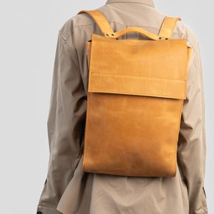 Handcrafted LEATHER BACKPACK with laptop pocket and secure magnetic closure / Premium Citi Rucksack zdjęcie 7