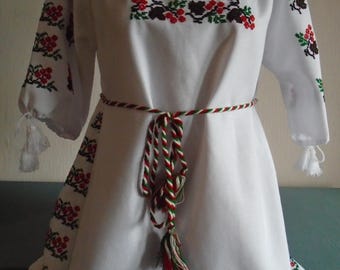 Ukrainian Hand Embroidered Women's Dress, for a Girl of age 9 - 11 years, Ukraine, vyshyvanka