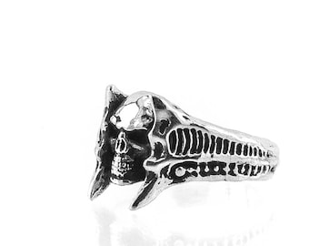 CHASM SKULL RING in Sterling Silver 925