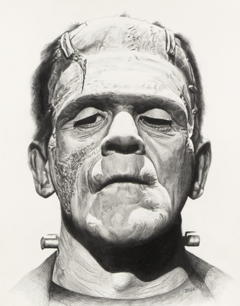 Peut inclure: Un dessin au graphite en noir et blanc repr&eacute;sentant le monstre de Frankenstein. Le portrait pr&eacute;sente une t&ecirc;te plate avec des points de suture visibles, des paupi&egrave;res lourdes, un front pro&eacute;minent et deux boulons en m&eacute;tal sur le cou.