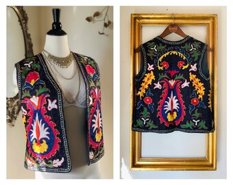 Gilet brodé afghan des années 1970 / gilet floral folklorique vintage / gilet hippie multicolore bohème / taille moyenne pour femme