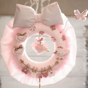 Bébé hôpital porte cintre fille, couronne de bébé, cadeau de bébé personnalisé, décor de pépinière de bébé fille, décoration de douche de bébé fille image 1