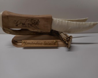 Double Bladed Saber Tooth Cat Knife w/Display