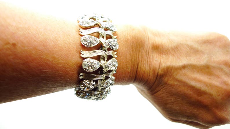 Lisner 1950s Large Crystal Bracelet and Screw Earrings Signed Authentic Jewellery Set