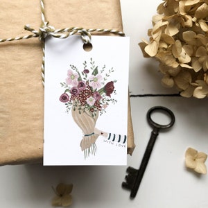 Etiquetas de presente, buquê de flores pintado à mão, design ilustrado à mão "Com amor", cartão reciclado, conjunto de 8