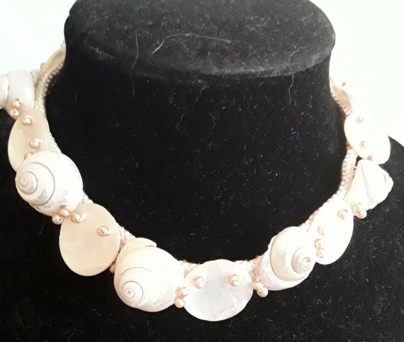 Vintage Miriam Haskell shell & MOP disc necklace … - image 2