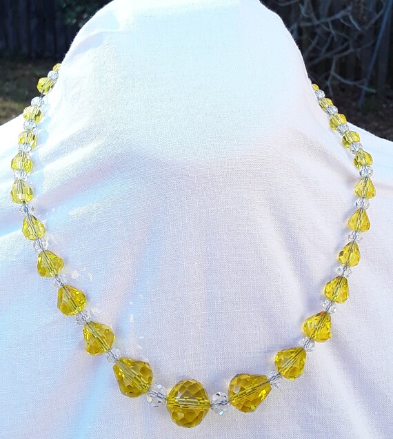 Retro yellow crystal bead necklace - image 6