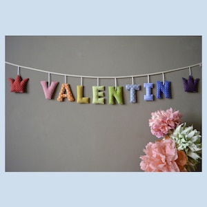 Name garland with fabric letters + 2 crowns