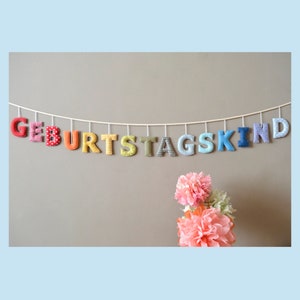 Guirnalda de cumpleaños "Birthday Child", hecha de letras de tela, arcoíris, decoración de pared