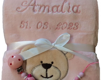 Babydecke in rosa mit Teddy, mit Namen Geburtsdatum bestickt mit Schnullerkette personalisiert Geschenk Baby Taufe Geburt Mädchen Girl Kind